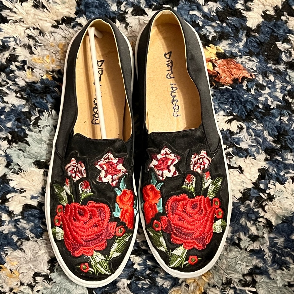 Women’s slip on fashion sneakers, shoes x Dirty Laundry